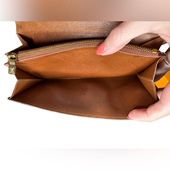 Louis Vuitton Vintage Monogram Coated Canvas Sarah Wallet - Picture 10 of 16